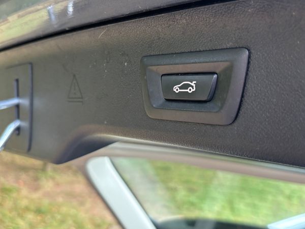 2019 BMW 5-Series 520d estate 368977246