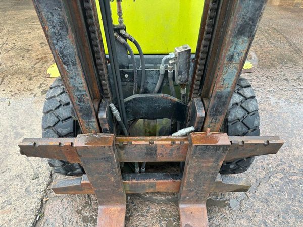 CLARKE 2.5 TON DIESEL FORKLIFT ...PERKINS 368971983