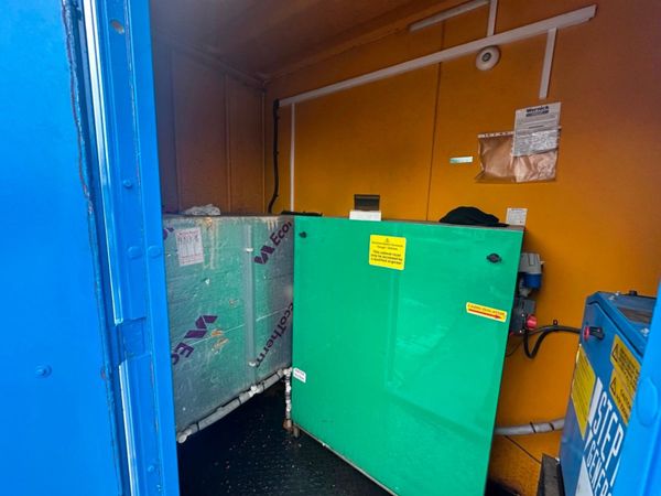 28 x 9 welfare unit , toilet , generator kitchen 368985467