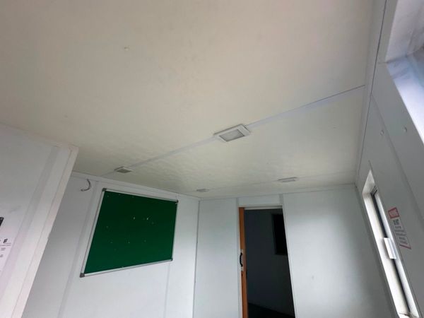 28 x 9 welfare unit , toilet , generator kitchen 368985487