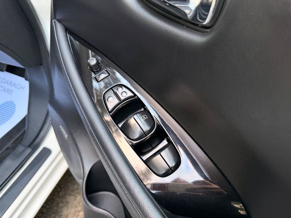 Nissan Leaf EV SVE + 6.6kW Charger 369014013