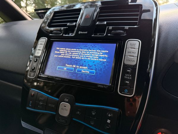 Nissan Leaf EV SVE + 6.6kW Charger 369014027