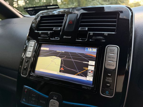 Nissan Leaf EV SVE + 6.6kW Charger 369014029