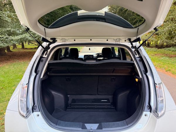 Nissan Leaf EV SVE + 6.6kW Charger 369014048