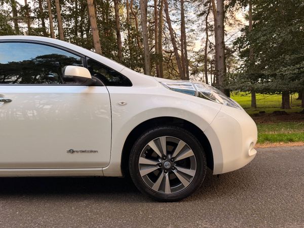 Nissan Leaf EV SVE + 6.6kW Charger 369014054