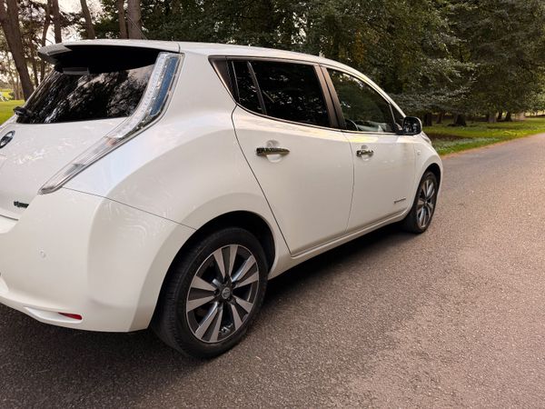 Nissan Leaf EV SVE + 6.6kW Charger 369014058