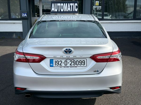 2019 Toyota CAMRY 2.5 Hybrid automatic 369019625