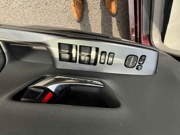 2014 Toyota Prius Plus/alpha1.8 Hybrid auto 7Seate 369048102