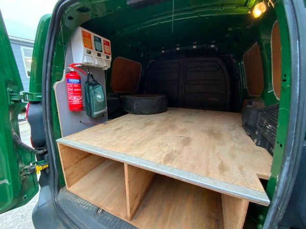 Ford Transit Courier 369049789