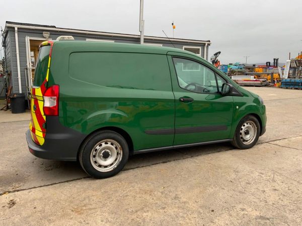 Ford Transit Courier 369049796
