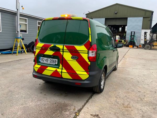 Ford Transit Courier 369049797