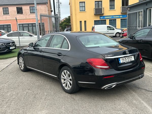 171 Mercedes-Benz E220Cdi EXCLUSIVE AUTO 369103376