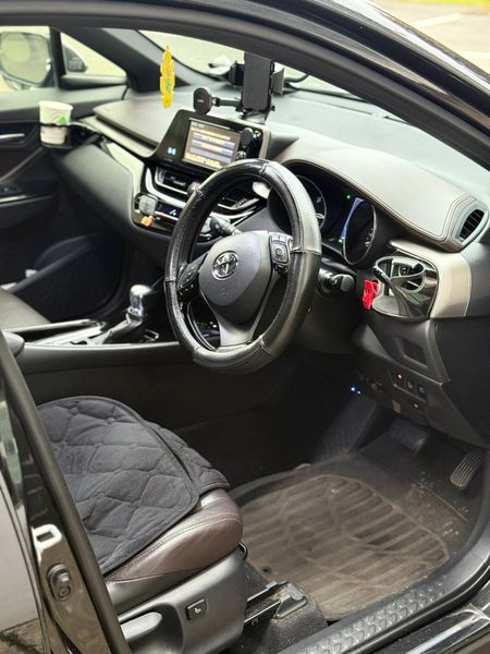 2018 Toyota C-HR (Automatic) – Only 74,000 km! 369125885