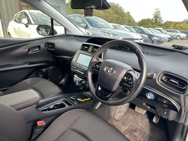 21 Toyota Prius very low mileage 369174327