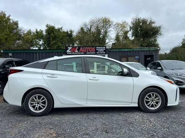 21 Toyota Prius very low mileage 369174359