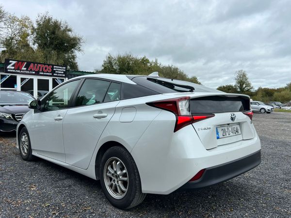 21 Toyota Prius very low mileage 369174352