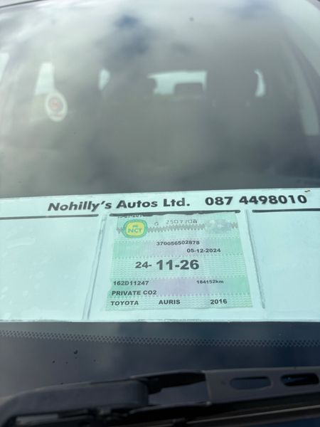 Toyota Auris 2016 369176169