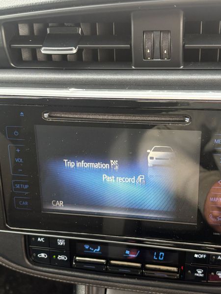 Toyota Auris 2016 369176187