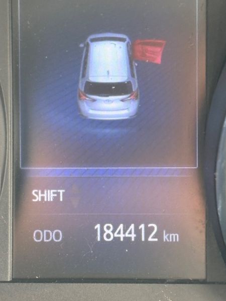 Toyota Auris 2016 369176189