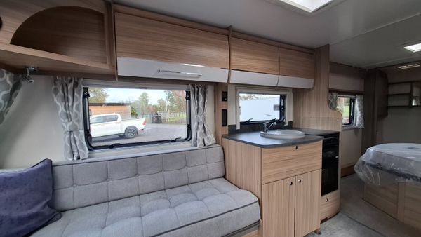 Bailey Phoinex Island bed caravan 369170698