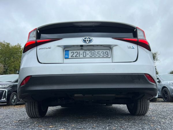 22 Toyota Prius  Very Low Mileage 369173745