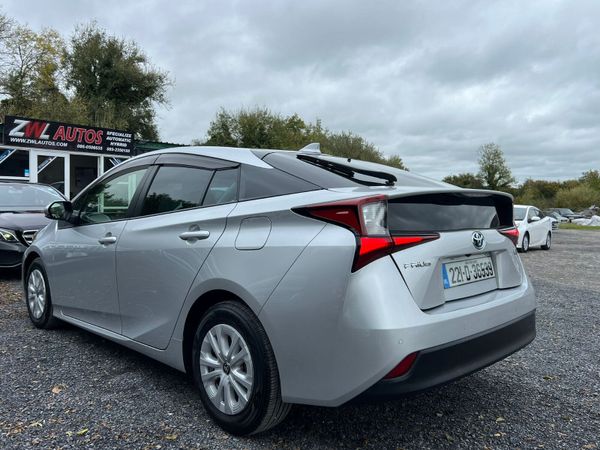 22 Toyota Prius  Very Low Mileage 369173746