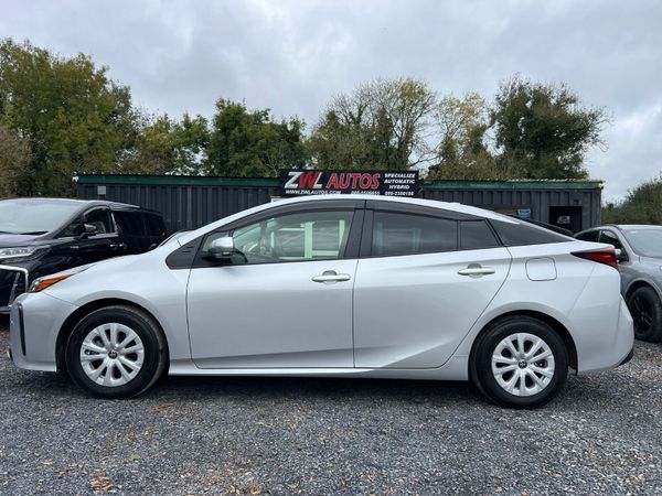 22 Toyota Prius  Very Low Mileage 369173741