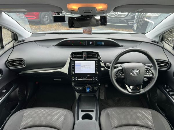 22 Toyota Prius  Very Low Mileage 369173767