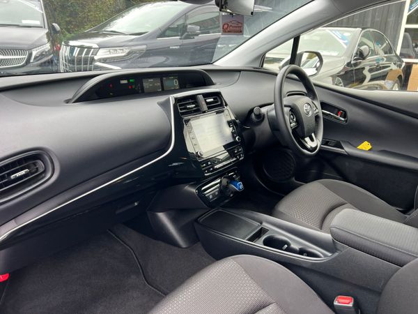 22 Toyota Prius  Very Low Mileage 369173768