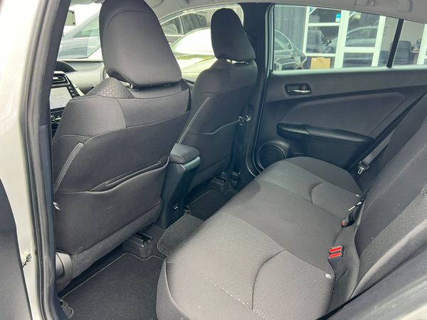 22 Toyota Prius  Very Low Mileage 369173761