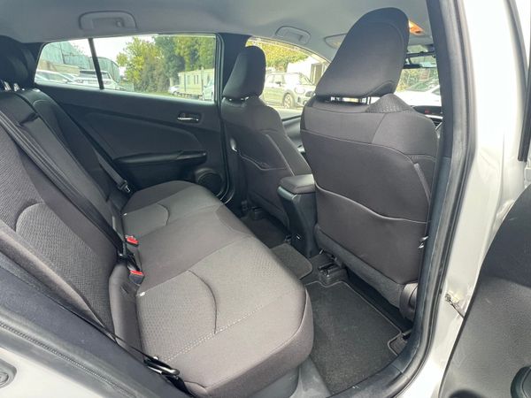 22 Toyota Prius  Very Low Mileage 369173762