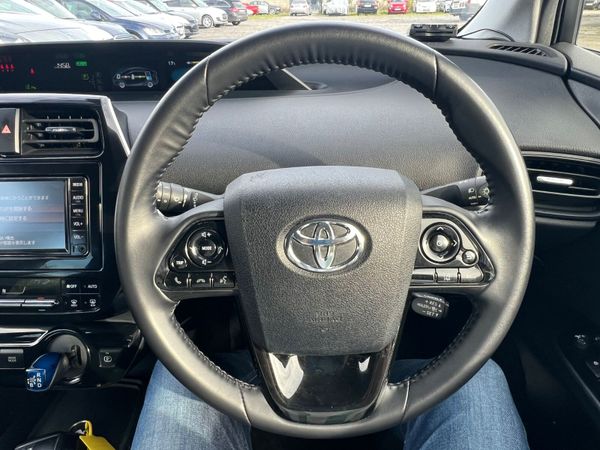 20 Toyota Prius Hybrid 369173951