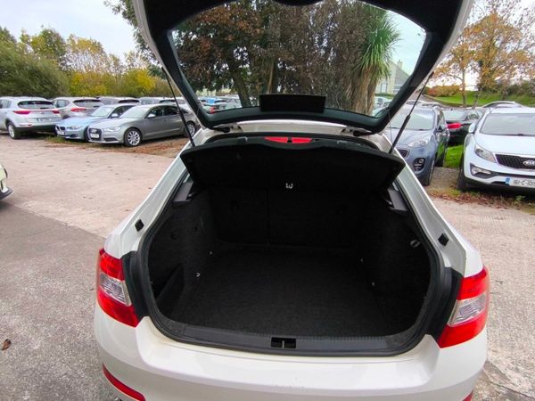 Skoda Octavia 1.6tdi Active Hatch 369189595