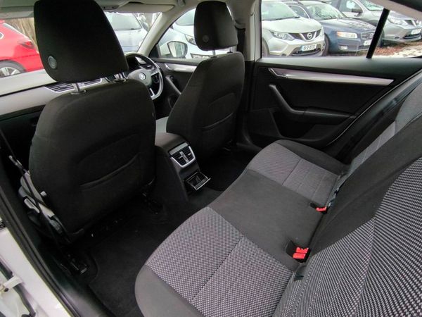 Skoda Octavia 1.6tdi Active Hatch 369189599