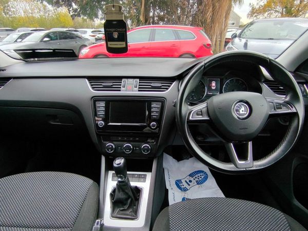 Skoda Octavia 1.6tdi Active Hatch 369189600