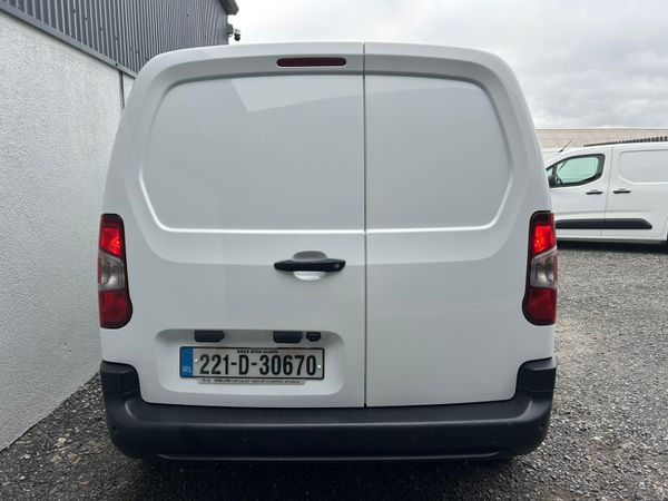 2022 Peugeot Partner 'Professional 369180664
