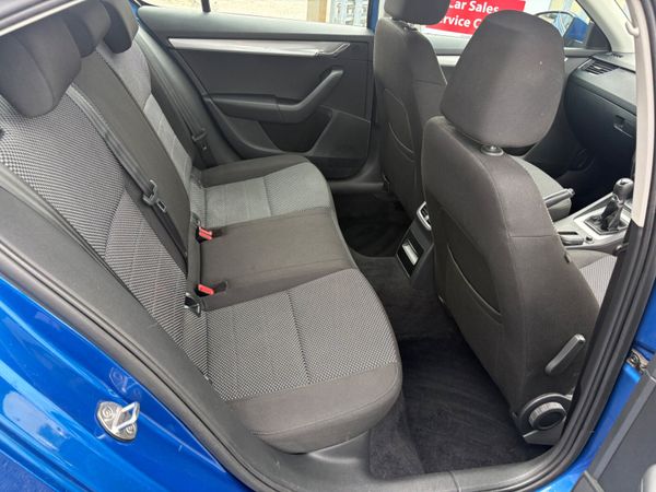 162 Skoda Octavia  1.6tdi Ambition 369206007