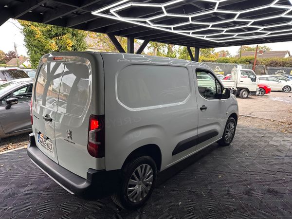 Peugeot Partner 2022 369212064