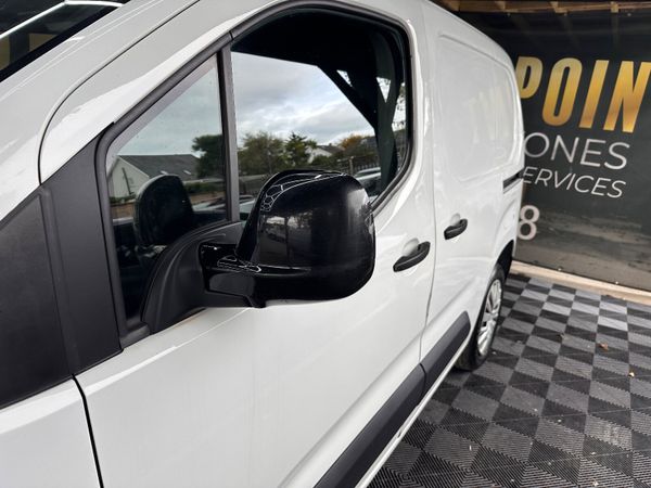 Peugeot Partner 2022 369212073