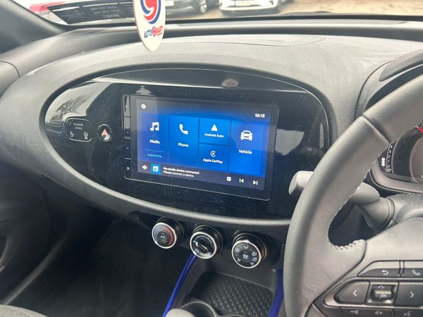 Toyota Aygo X design automatic 369220222