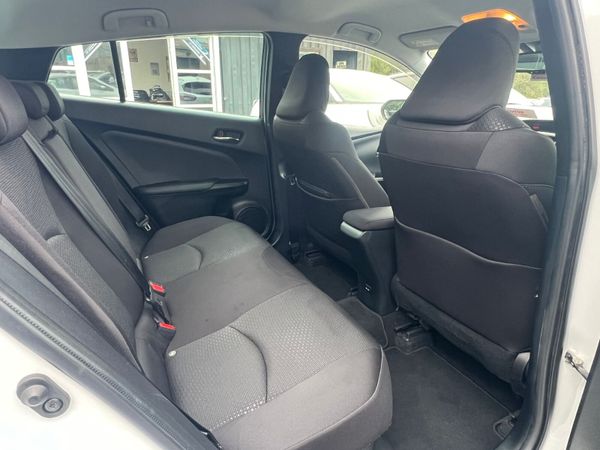 22 Toyota Prius Hybrid 369237680