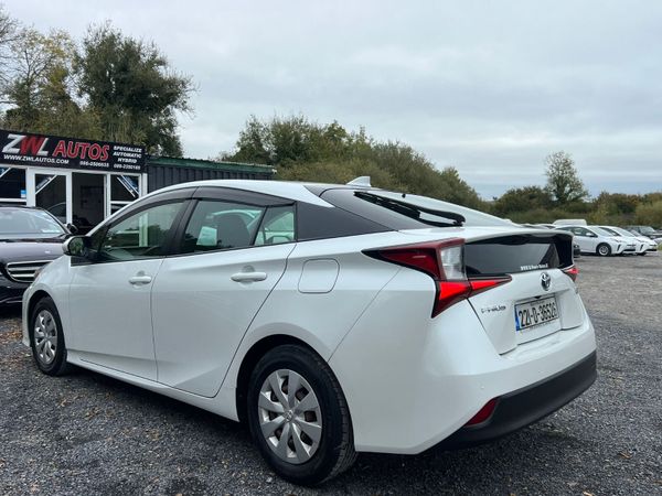 22 Toyota Prius Hybrid 369237720