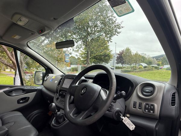 Renault Trafic 2019 CVRT INCLUDES VAT 369256350