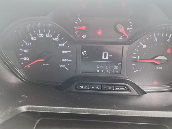 Peugeot Partner 2022 369265979
