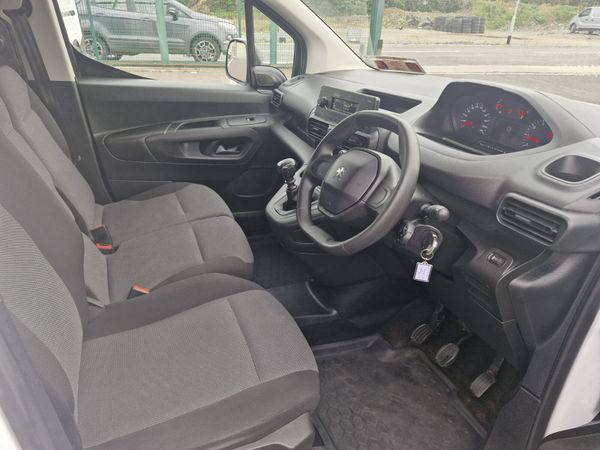 Peugeot Partner 2022 369265985