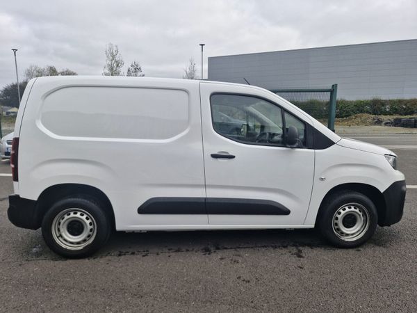 Peugeot Partner 2022 369265982