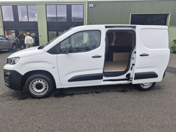 Peugeot Partner 2022 369265999