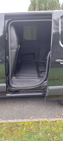 Peugeot Partner 2021 369274597