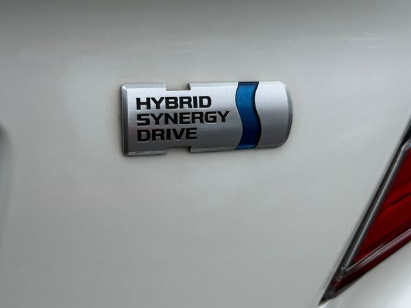 2018 Toyota C-HR  1.8 Hybrid automatic 369286838