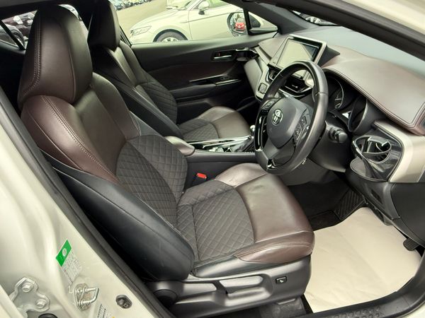 2018 Toyota C-HR  1.8 Hybrid automatic 369286855